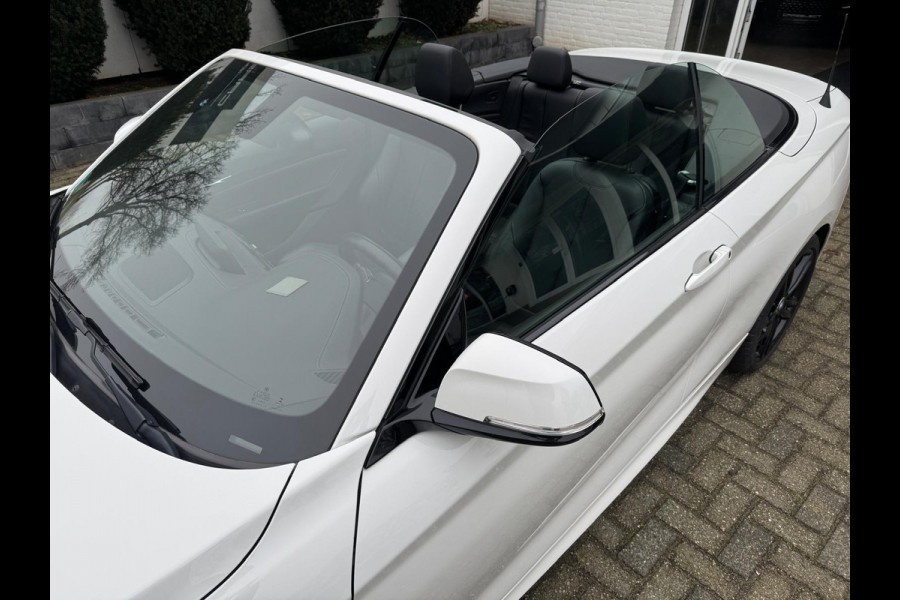 BMW 2 Serie Cabrio 218i High Executive M Sport Pakket, Leder, 18"LMV, Navigatie, Windscherm . Neem contact op en we maken een afspraak!