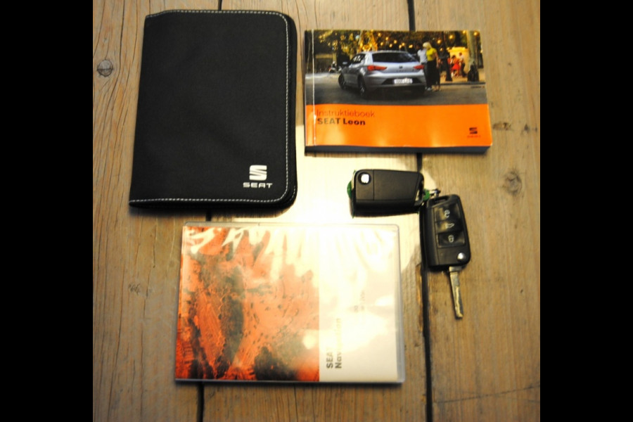 Seat Leon ST 1.0 TSI Style Ult.Ed | Apple Carplay | DAB | Stoelverwarming|