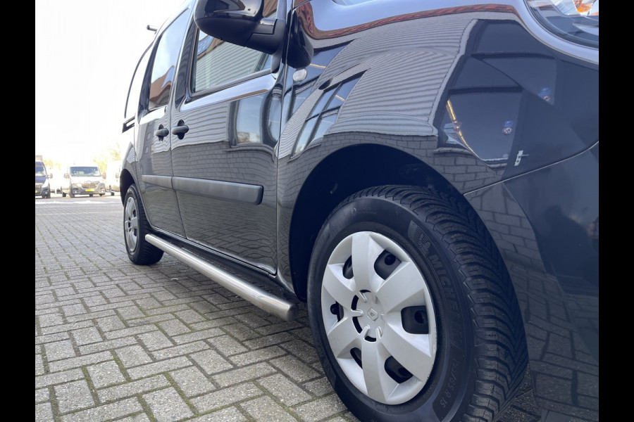 Renault Kangoo 1.5 Blue dCi 95pk Work Edition / zwart metallic / vaste prijs rijklaar € 12.950 ex btw / lease vanaf € 218 / airco / cruise / trekhaak / dakdragers / euro 6 / bpm vrij !