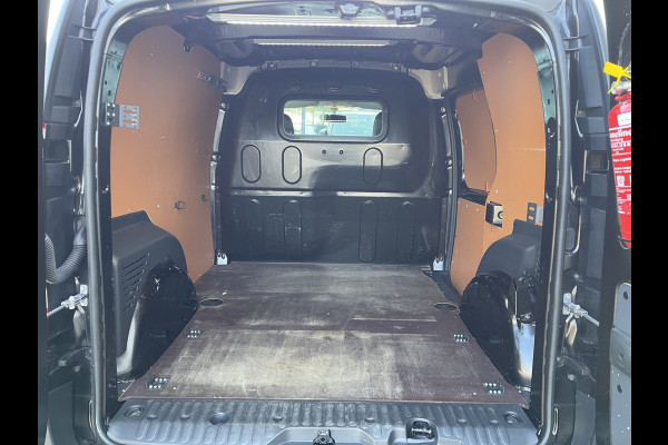 Renault Kangoo 1.5 Blue dCi 95pk Work Edition / zwart metallic / vaste prijs rijklaar € 12.950 ex btw / lease vanaf € 218 / airco / cruise / trekhaak / dakdragers / euro 6 / bpm vrij !