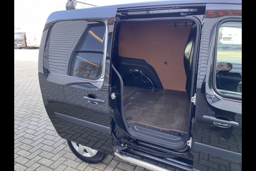 Renault Kangoo 1.5 Blue dCi 95pk Work Edition / zwart metallic / vaste prijs rijklaar € 12.950 ex btw / lease vanaf € 218 / airco / cruise / trekhaak / dakdragers / euro 6 / bpm vrij !