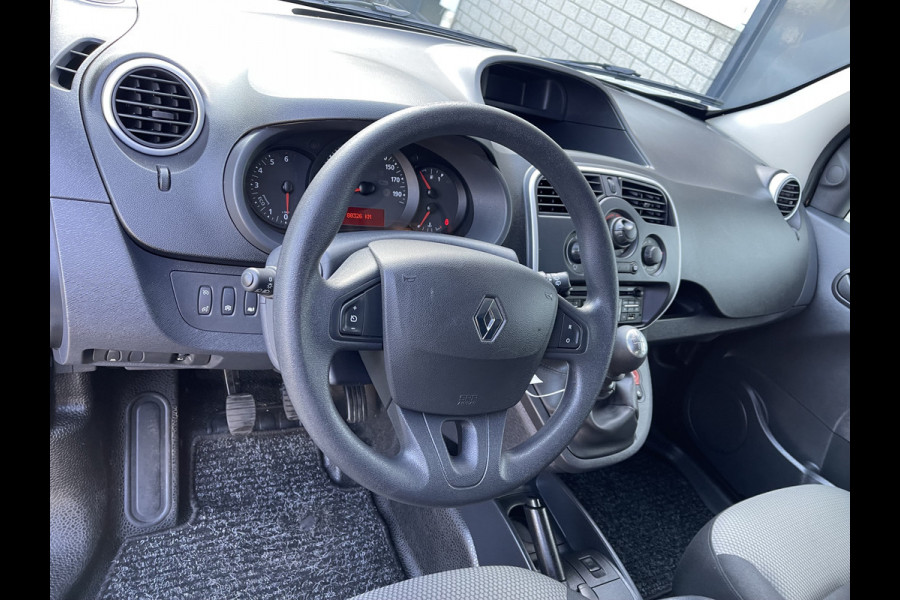 Renault Kangoo 1.5 Blue dCi 95pk Work Edition / zwart metallic / vaste prijs rijklaar € 12.950 ex btw / lease vanaf € 218 / airco / cruise / trekhaak / dakdragers / euro 6 / bpm vrij !