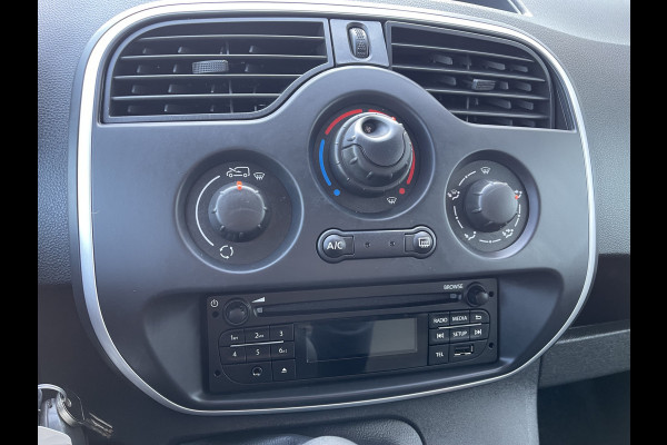 Renault Kangoo 1.5 Blue dCi 95pk Work Edition / zwart metallic / vaste prijs rijklaar € 12.950 ex btw / lease vanaf € 218 / airco / cruise / trekhaak / dakdragers / euro 6 / bpm vrij !