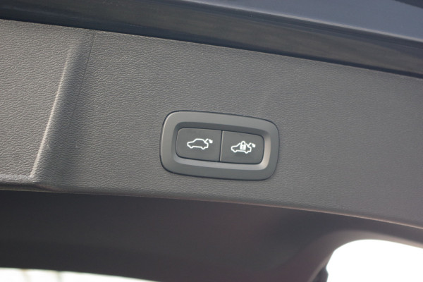 Volvo XC40 1.5 T4 211 PK Plug-in hybrid Plus Bright, Memory, Camera, Adap. Cruise Control, Keyless