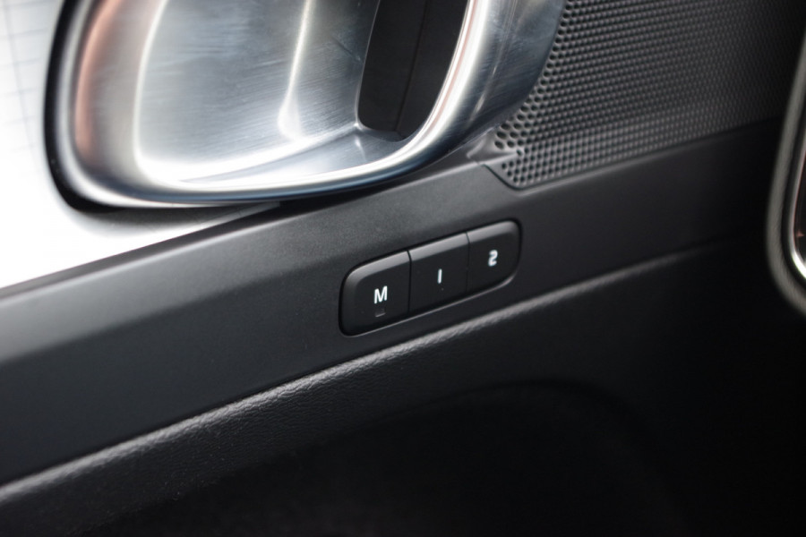 Volvo XC40 1.5 T4 211 PK Plug-in hybrid Plus Bright, Memory, Camera, Adap. Cruise Control, Keyless