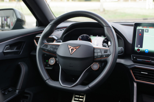 CUPRA Formentor 1.4 e-Hybrid 245 PK VZ Copper Edition PHEV, Panoramadak, Lederen Kuipstoelen, Memory, Camera, Adap. Cruise Control