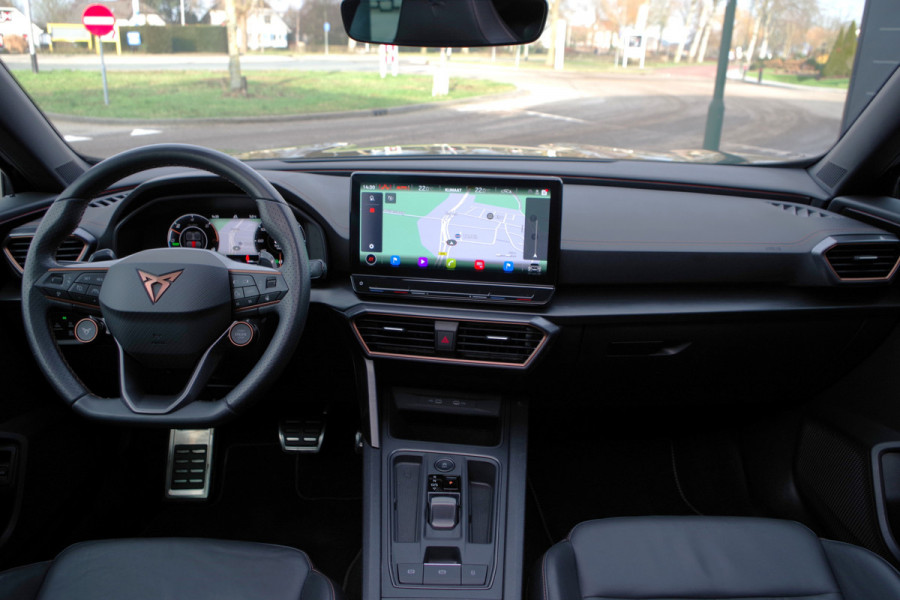 CUPRA Formentor 1.4 e-Hybrid 245 PK VZ Copper Edition PHEV, Panoramadak, Lederen Kuipstoelen, Memory, Camera, Adap. Cruise Control