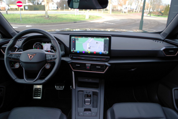 CUPRA Formentor 1.4 e-Hybrid 245 PK VZ Copper Edition PHEV, Panoramadak, Lederen Kuipstoelen, Memory, Camera, Adap. Cruise Control