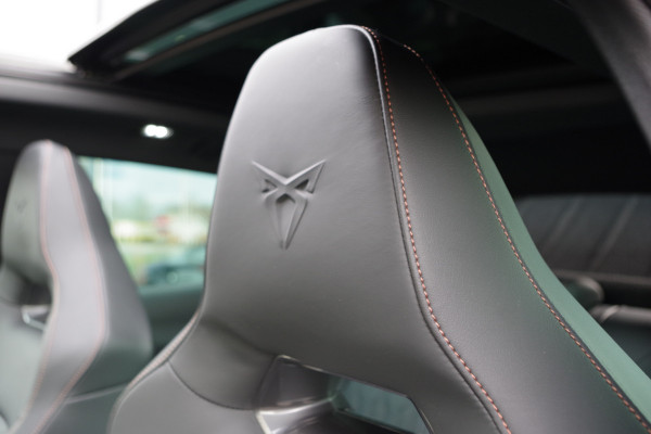CUPRA Formentor 1.4 e-Hybrid 245 PK VZ Copper Edition PHEV, Panoramadak, Lederen Kuipstoelen, Memory, Camera, Adap. Cruise Control