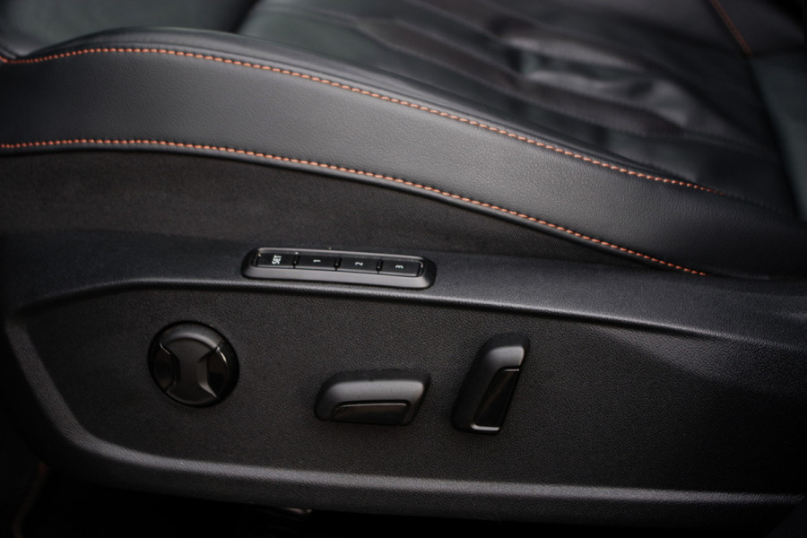 CUPRA Formentor 1.4 e-Hybrid 245 PK VZ Copper Edition PHEV, Panoramadak, Lederen Kuipstoelen, Memory, Camera, Adap. Cruise Control