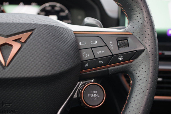 CUPRA Formentor 1.4 e-Hybrid 245 PK VZ Copper Edition PHEV, Panoramadak, Lederen Kuipstoelen, Memory, Camera, Adap. Cruise Control