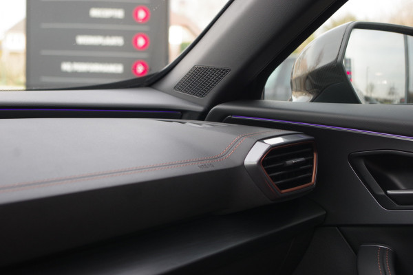 CUPRA Formentor 1.4 e-Hybrid 245 PK VZ Copper Edition PHEV, Panoramadak, Lederen Kuipstoelen, Memory, Camera, Adap. Cruise Control