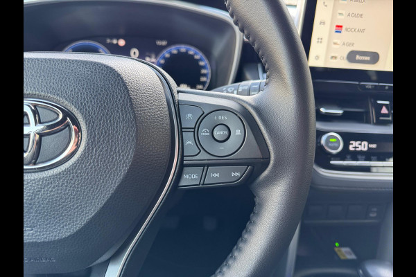 Toyota Corolla Cross 1.8 Hybrid Style | Dynamic, Elektrische achterklep, 18 inch, Keyless, Privacy glass