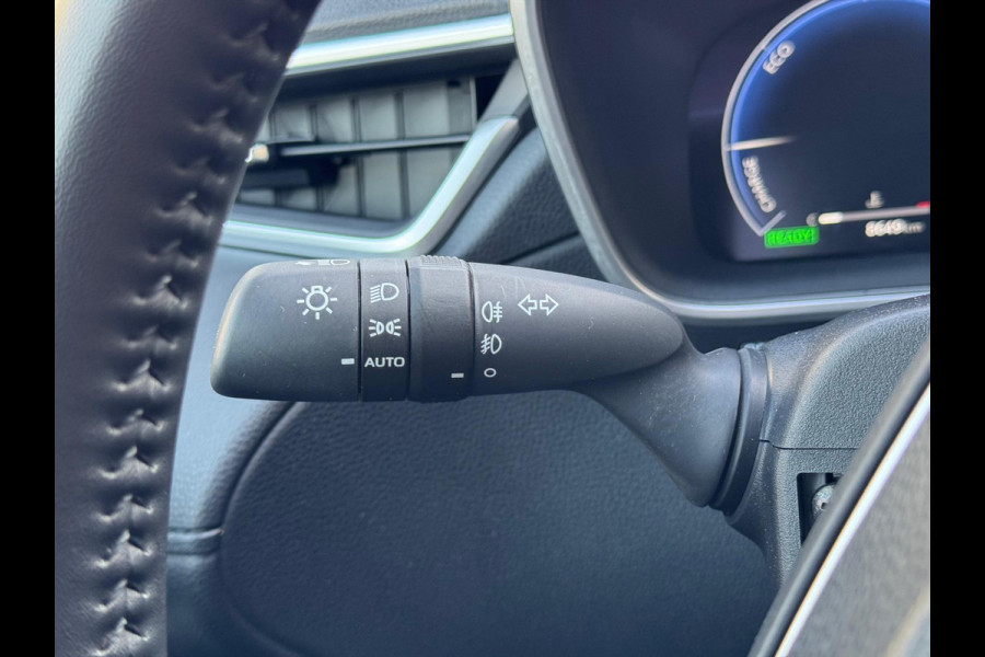 Toyota Corolla Cross 1.8 Hybrid Style | Dynamic, Elektrische achterklep, 18 inch, Keyless, Privacy glass