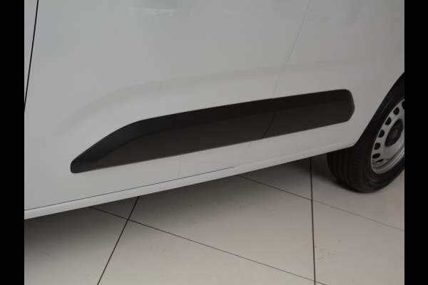 Peugeot e-Partner L1 50 kWh | 0% rente | laadruimtebetimmering | Warmtepomp | Comfort stoel | Apple Carplay | camera | ECO LED koplampen | rijklaarprijs