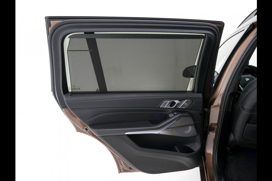 BMW X7 xDrive30d High Executive [ 7-Pers. ] Aut. *PANO | LEATHER | LASER-LED | HEAD-UP | SOFTCLOSE | BOWERS&WILKINS | BLINDSPOT | DIGI-COCKPIT | MEMORY-PACK | TOPVIEW | PRIVACY-GLASS | NAVI-FULLMAP | TOWBAR | 22''ALU*