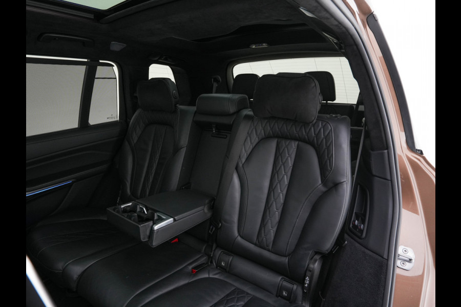 BMW X7 xDrive30d High Executive [ 7-Pers. ] Aut. *PANO | LEATHER | LASER-LED | HEAD-UP | SOFTCLOSE | BOWERS&WILKINS | BLINDSPOT | DIGI-COCKPIT | MEMORY-PACK | TOPVIEW | PRIVACY-GLASS | NAVI-FULLMAP | TOWBAR | 22''ALU*