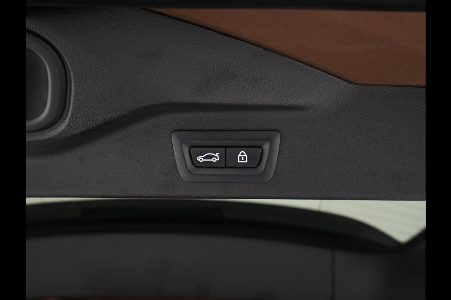 BMW X7 xDrive30d High Executive [ 7-Pers. ] Aut. *PANO | LEATHER | LASER-LED | HEAD-UP | SOFTCLOSE | BOWERS&WILKINS | BLINDSPOT | DIGI-COCKPIT | MEMORY-PACK | TOPVIEW | PRIVACY-GLASS | NAVI-FULLMAP | TOWBAR | 22''ALU*