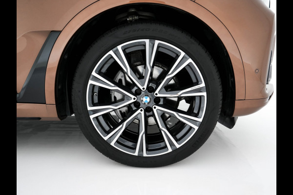 BMW X7 xDrive30d High Executive [ 7-Pers. ] Aut. *PANO | LEATHER | LASER-LED | HEAD-UP | SOFTCLOSE | BOWERS&WILKINS | BLINDSPOT | DIGI-COCKPIT | MEMORY-PACK | TOPVIEW | PRIVACY-GLASS | NAVI-FULLMAP | TOWBAR | 22''ALU*