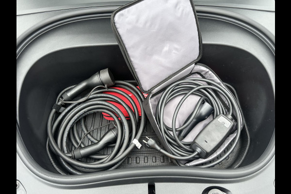 Tesla Model 3 Premium Long Range AWD 78 kWh | STOELVERWARMING VOOR/ACHTER | STUURVERWARMING | FABRIEKS GARANTIE T/M 20-06-2028 OF 80k KM | ELKT. ACHTERKLEP | ELKT. STOELEN |