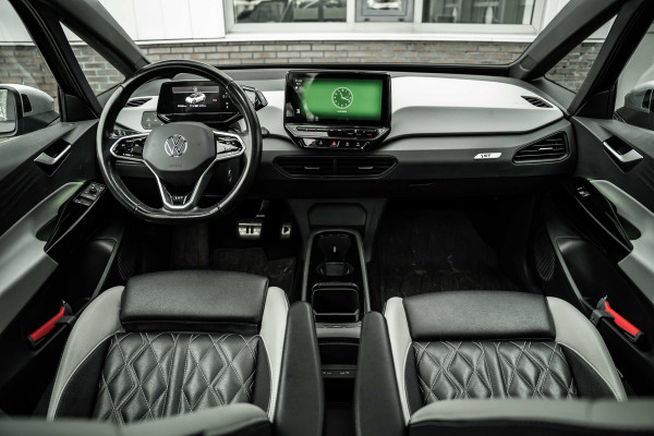 Volkswagen ID.3 First Max | SOH 91% | ACC | Lederen bekleding massage | HUD | Pano dak | Apple Car | Trekhaak VW |