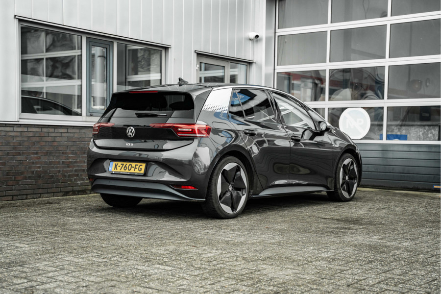 Volkswagen ID.3 First Max | SOH 91% | ACC | Lederen bekleding massage | HUD | Pano dak | Apple Car | Trekhaak VW |