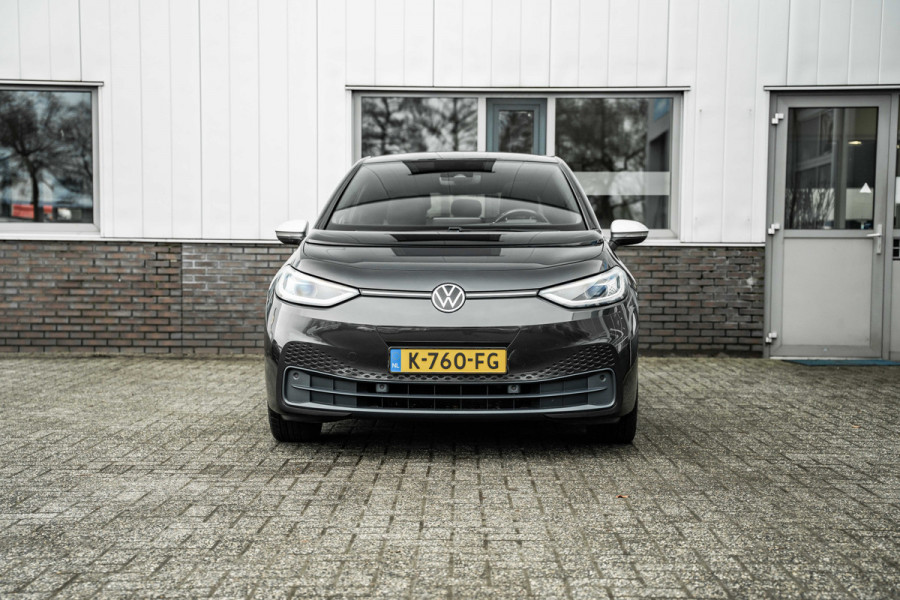 Volkswagen ID.3 First Max | SOH 91% | ACC | Lederen bekleding massage | HUD | Pano dak | Apple Car | Trekhaak VW |