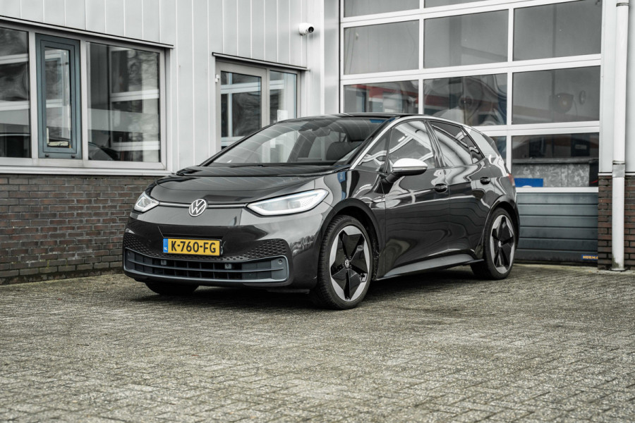 Volkswagen ID.3 First Max | SOH 91% | ACC | Lederen bekleding massage | HUD | Pano dak | Apple Car | Trekhaak VW |