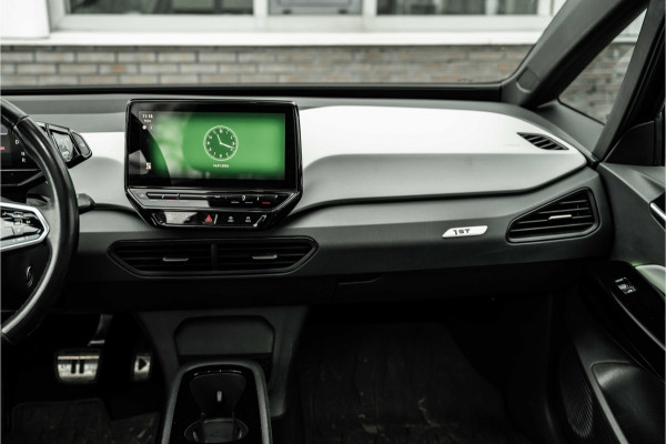 Volkswagen ID.3 First Max | SOH 91% | ACC | Lederen bekleding massage | HUD | Pano dak | Apple Car | Trekhaak VW |