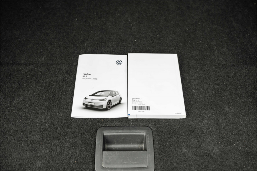 Volkswagen ID.3 First Max | SOH 91% | ACC | Lederen bekleding massage | HUD | Pano dak | Apple Car | Trekhaak VW |
