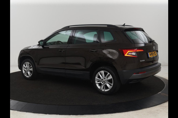 Škoda Karoq 1.0 TSI Style | Camera | Carplay | Navigatie | Full LED | Climate control | Parkeerhulp | Cruise control | Bluetooth