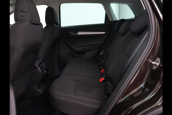 Škoda Karoq 1.0 TSI Style | Camera | Carplay | Navigatie | Full LED | Climate control | Parkeerhulp | Cruise control | Bluetooth