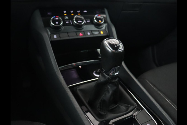 Škoda Karoq 1.0 TSI Style | Camera | Carplay | Navigatie | Full LED | Climate control | Parkeerhulp | Cruise control | Bluetooth