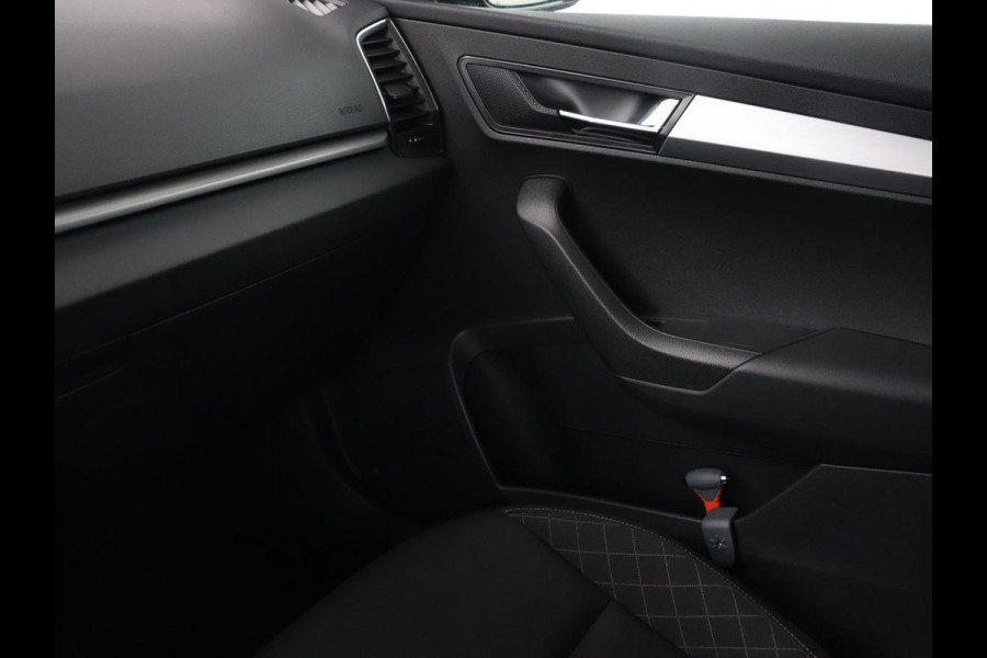 Škoda Karoq 1.0 TSI Style | Camera | Carplay | Navigatie | Full LED | Climate control | Parkeerhulp | Cruise control | Bluetooth