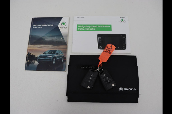 Škoda Karoq 1.0 TSI Style | Camera | Carplay | Navigatie | Full LED | Climate control | Parkeerhulp | Cruise control | Bluetooth