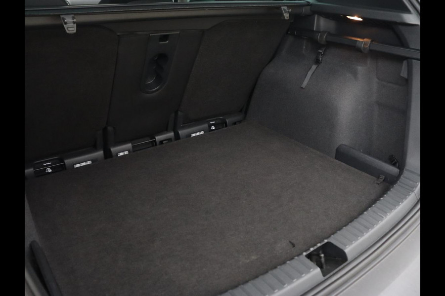 Škoda Karoq 1.0 TSI Style | Camera | Carplay | Navigatie | Full LED | Climate control | Parkeerhulp | Cruise control | Bluetooth