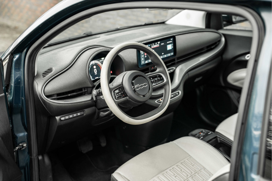 Fiat 500 La Prima 42 kWh | Pano | Leder | Full Led | Camera | ACC