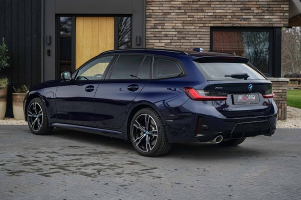 BMW 3 Serie Touring 330e xDrive M-Sport Individual