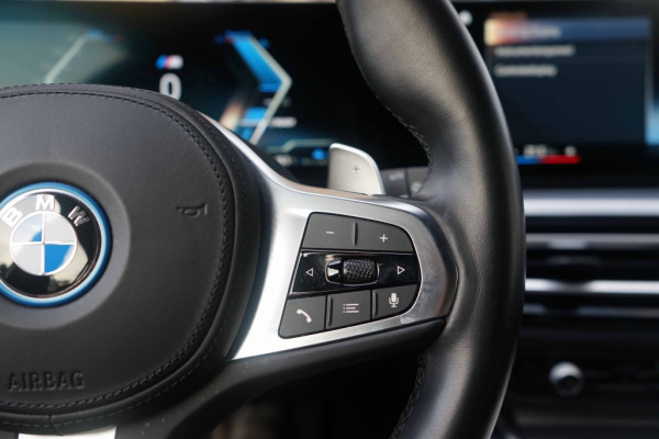 BMW 3 Serie Touring 330e xDrive M-Sport Individual