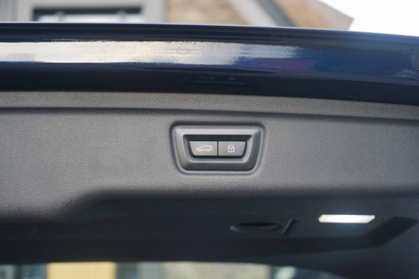 BMW 3 Serie Touring 330e xDrive M-Sport Individual