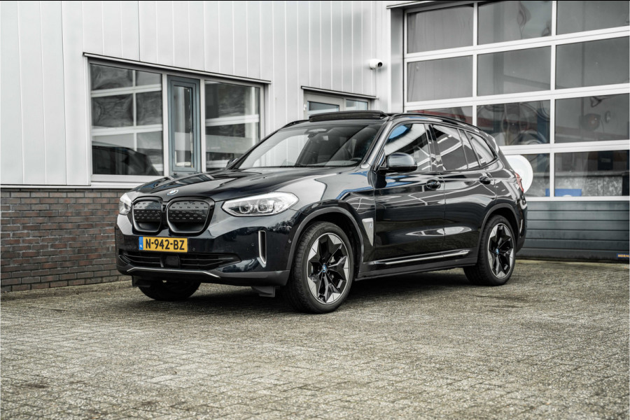 BMW iX3 Executive 80 kWh | Leder | Pano | AppleCarplay | Camera