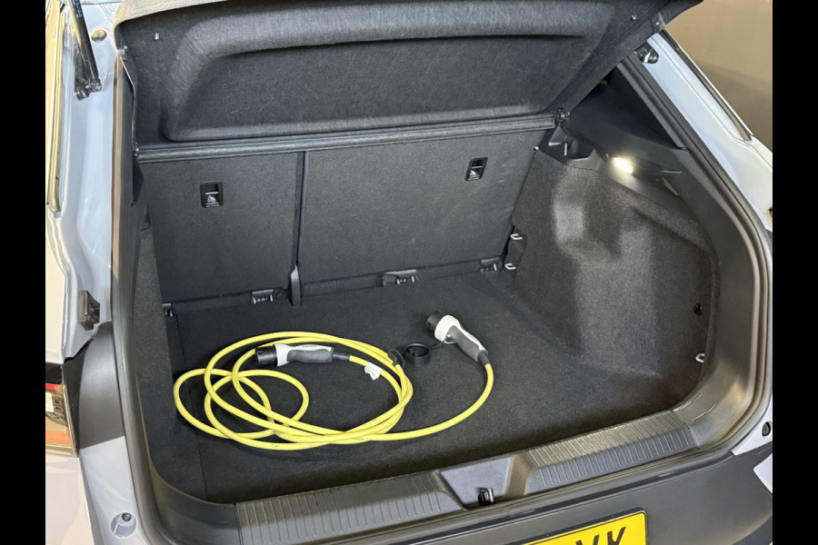 Volkswagen ID.4 Pro 77 kWh | Leder | Apple Carplay | ACC | Stoel/Stuurverw. |