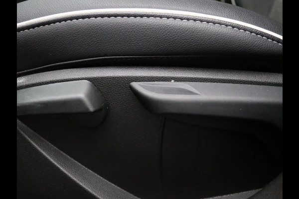 Renault Clio 100pk TCe Intens Cruise | Climate | Carplay | Parkeersens. achter