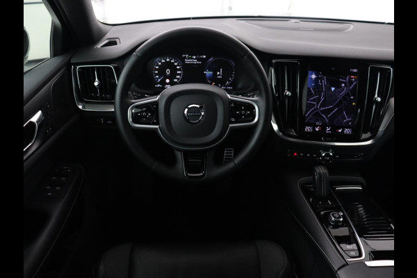Volvo S60 2.0 Recharge T6 AWD R-Design | Stoelverwarming | Adaptive cruise | Harman/Kardon | Camera | Half leder | Sportstoelen | Keyless | Carplay | Navigatie | PHEV | Plug In