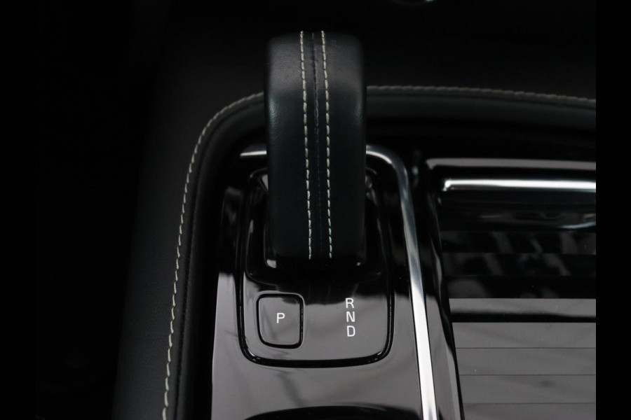 Volvo S60 2.0 Recharge T6 AWD R-Design | Stoelverwarming | Adaptive cruise | Harman/Kardon | Camera | Half leder | Sportstoelen | Keyless | Carplay | Navigatie | PHEV | Plug In