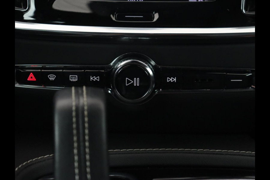 Volvo S60 2.0 Recharge T6 AWD R-Design | Stoelverwarming | Adaptive cruise | Harman/Kardon | Camera | Half leder | Sportstoelen | Keyless | Carplay | Navigatie | PHEV | Plug In