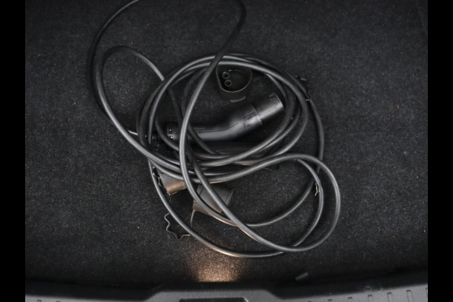 Volvo S60 2.0 Recharge T6 AWD R-Design | Stoelverwarming | Adaptive cruise | Harman/Kardon | Camera | Half leder | Sportstoelen | Keyless | Carplay | Navigatie | PHEV | Plug In