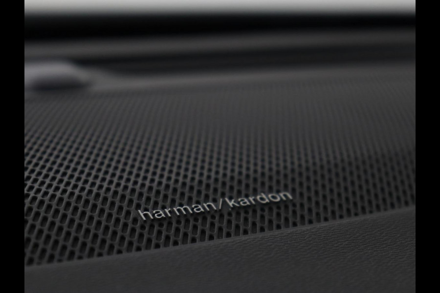 Volvo S60 2.0 Recharge T6 AWD R-Design | Stoelverwarming | Adaptive cruise | Harman/Kardon | Camera | Half leder | Sportstoelen | Keyless | Carplay | Navigatie | PHEV | Plug In