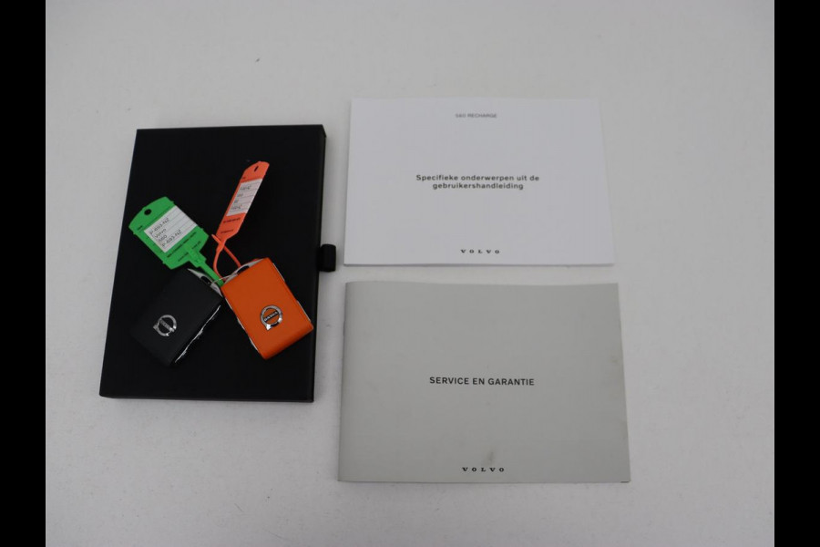 Volvo S60 2.0 Recharge T6 AWD R-Design | Stoelverwarming | Adaptive cruise | Harman/Kardon | Camera | Half leder | Sportstoelen | Keyless | Carplay | Navigatie | PHEV | Plug In