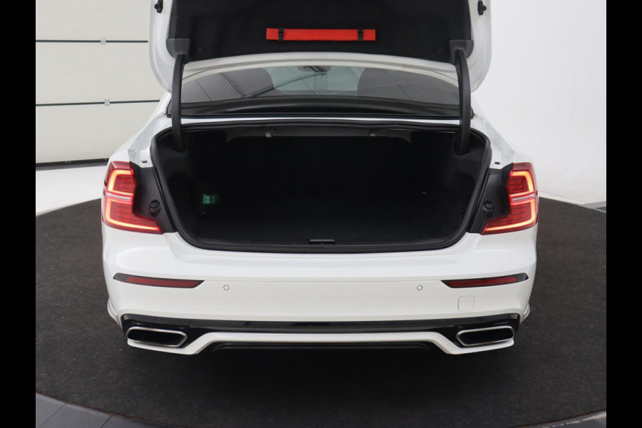 Volvo S60 2.0 Recharge T6 AWD R-Design | Stoelverwarming | Adaptive cruise | Harman/Kardon | Camera | Half leder | Sportstoelen | Keyless | Carplay | Navigatie | PHEV | Plug In